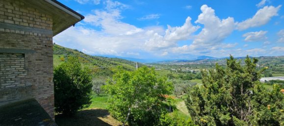 3 Schlafzimmer Haus in Controguerra, Italy, Nr. 266297 50