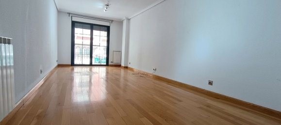 3 bedrooms Apartment in Logrono, Spain No. 153784 2