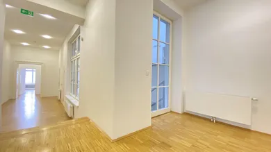 5 غرف نوم شقة في Wieden, Austria رقم 217230