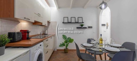 2 rooms Apartment in Florence, Italy No. 188053 2