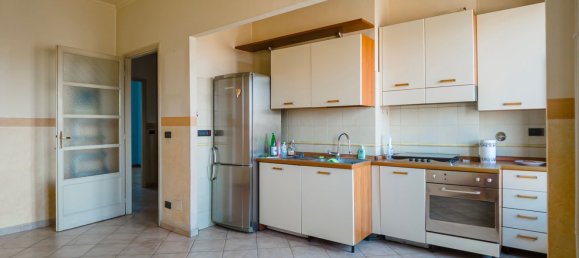 3 bedrooms Apartment in Turin, Italy No. 332595 16