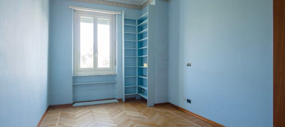 3 bedrooms Apartment in Turin, Italy No. 332595 5