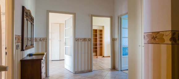 3 bedrooms Apartment in Turin, Italy No. 332595 2