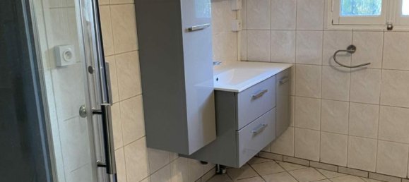 5 bedrooms House in Goussainville, France No. 169651 8