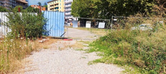 1-salle Terrain à Perugia, Italy No. 49933 12