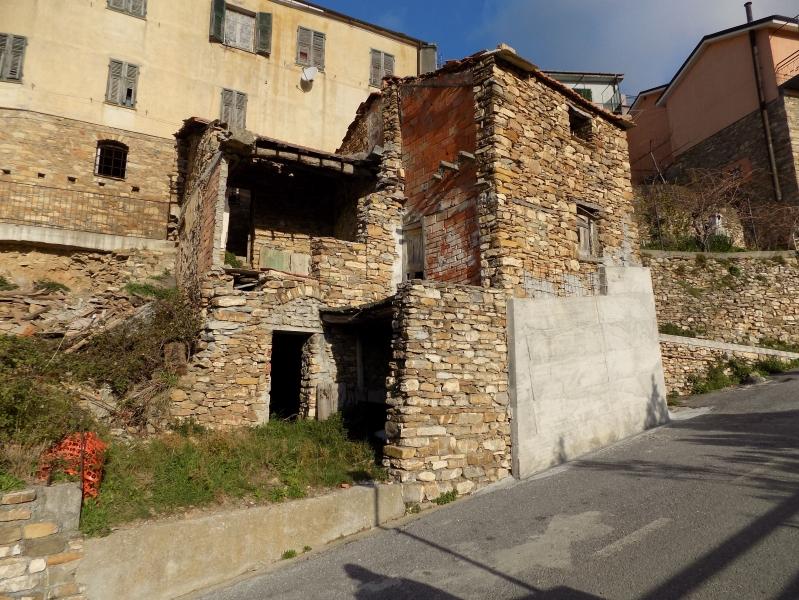 5 rooms House in Cesio, Italy No. 231790