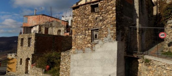 5 rooms House in Cesio, Italy No. 231790 4