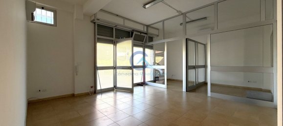 125m² Office in Catanzaro, Italy No. 376796 12