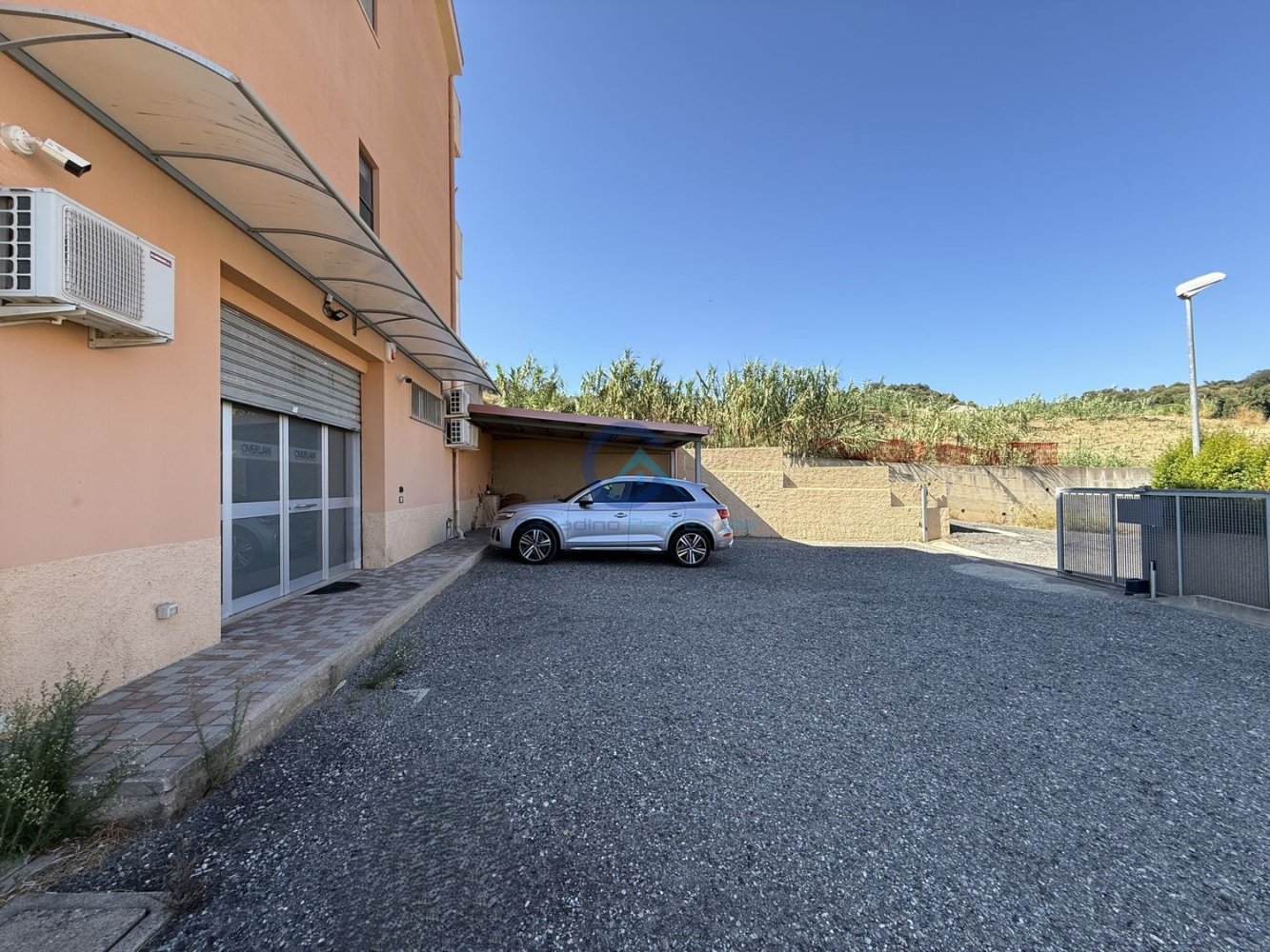 125m² Office in Catanzaro, Italy No. 376796