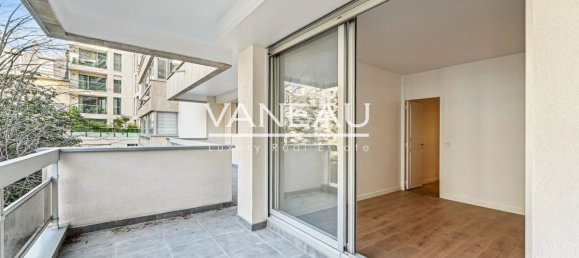 3 bedrooms Apartment in Paris, France No. 170111 6
