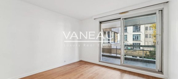 3 bedrooms Apartment in Paris, France No. 170111 10