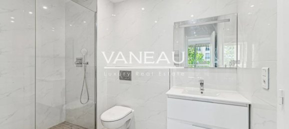 3 bedrooms Apartment in Paris, France No. 170111 11