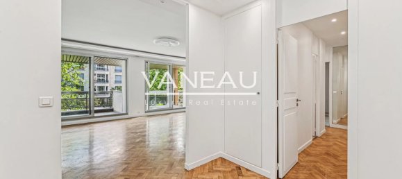 3 bedrooms Apartment in Paris, France No. 170111 5