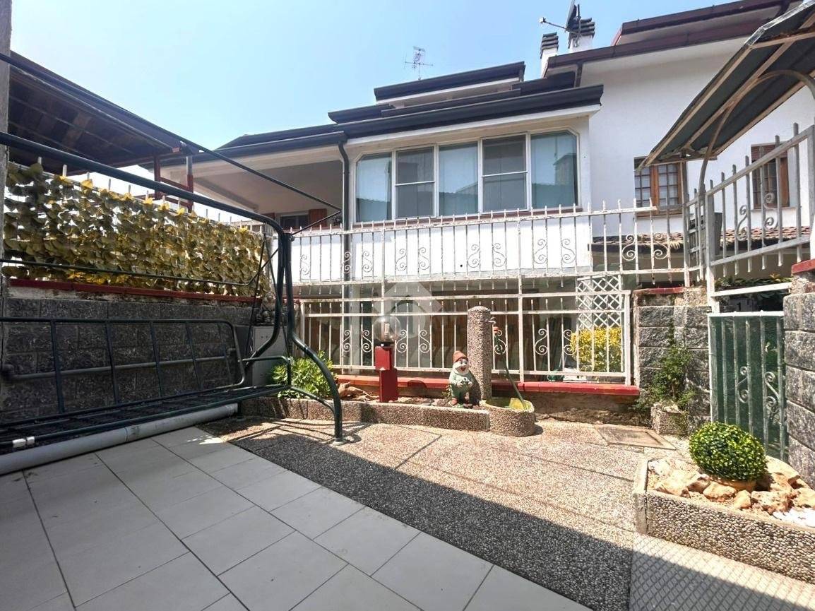 Apartamento de 3 dormitorios en Comacchio, Italy No. 284511