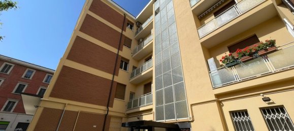 5 rooms Apartment in Bologna, Italy No. 34466 7