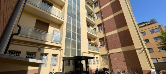 5 rooms Apartment in Bologna, Italy No. 34466 5