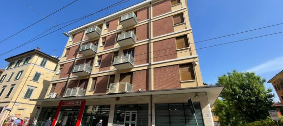 5 rooms Apartment in Bologna, Italy No. 34466 15
