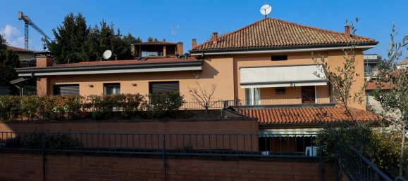 Дом с 12 комнатами в Суэлло, Италия № 177491 16