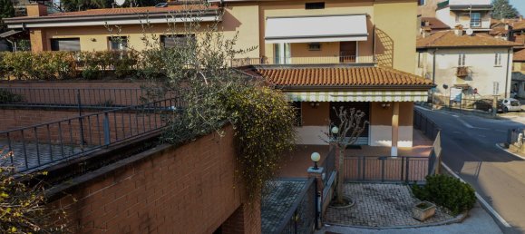 Дом с 12 комнатами в Суэлло, Италия № 177491 19