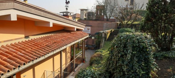 Дом с 12 комнатами в Суэлло, Италия № 177491 32