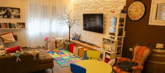 Дом с 12 комнатами в Суэлло, Италия № 177491 36