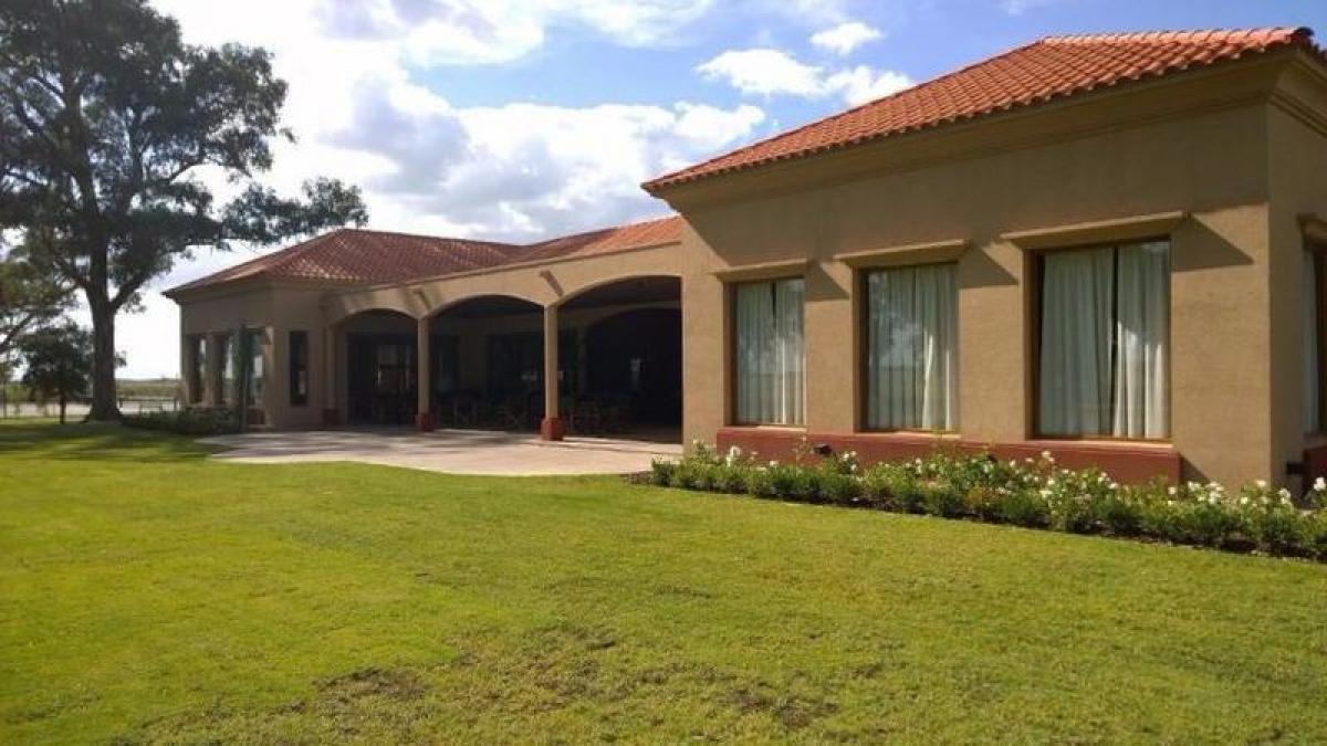  Farm in Esteban Echeverria, Argentina No. 48080