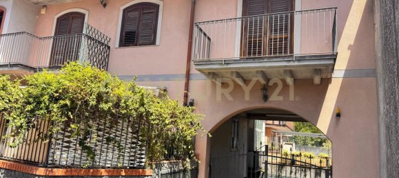 Apartamento de 3 dormitorios en Nicolosi, Italy No. 371176 5
