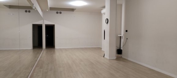 Коммерческая недвижимость 90м² в Болонья, Италия № 169711 4