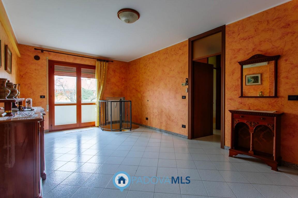 2غرفة شقة في Tribano, Italy رقم 232842