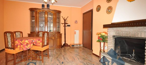 3 rooms Apartment in Piazza Brembana, Italy No. 287630 7