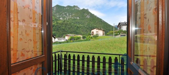 3 rooms Apartment in Piazza Brembana, Italy No. 287630 3