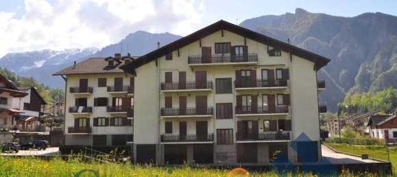 3 rooms Apartment in Piazza Brembana, Italy No. 287630 25