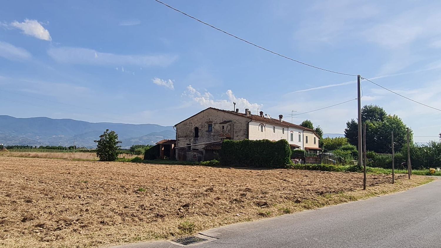 4 bedrooms House in Pistoia, Italy No. 371924