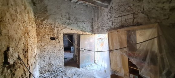 4 bedrooms House in Pistoia, Italy No. 371924 10