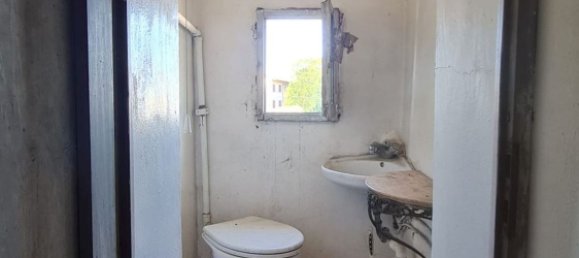 4 bedrooms House in Pistoia, Italy No. 371924 26