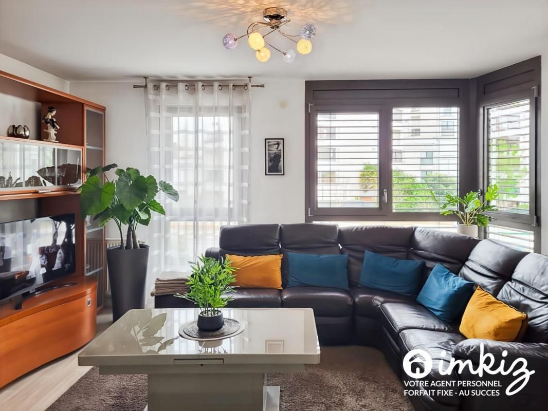 1 غرف نوم شقة في Neuilly-sur-Marne, France رقم 321746