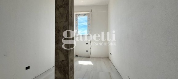 2 bedrooms Apartment in Florence, Italy No. 330092 18