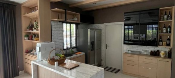 4 bedrooms Cafe / restaurant in Bangkok, Thailand No. 6270 10