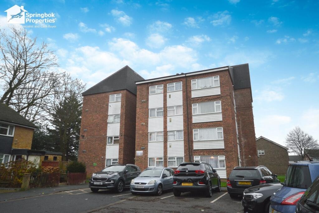 2 bedrooms Apartment in Feltham, United Kingdom No. 2422