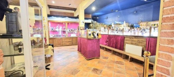 520m² Commercial property in Seine-Maritime, France No. 315570 5