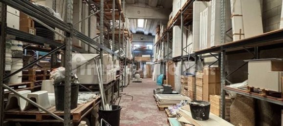 Armazém em Busto Arsizio, Italy 500 m² N.º 259226 3