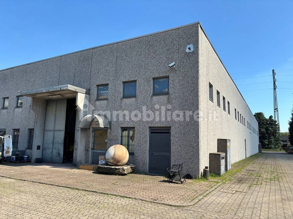 Armazém em Busto Arsizio, Italy 500 m² N.º 259226
