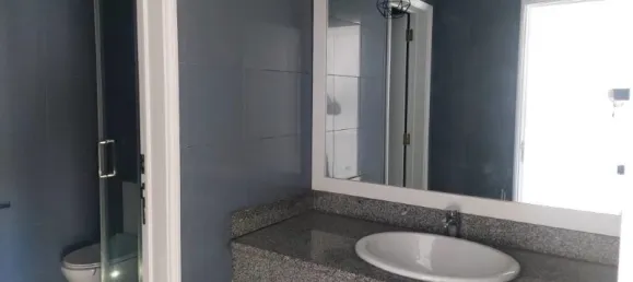 44m² Office in Lisbon, Portugal No. 94128 6