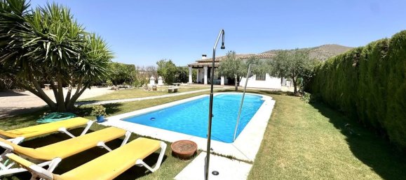 3 bedrooms House in Malaga, Spain No. 179065 2