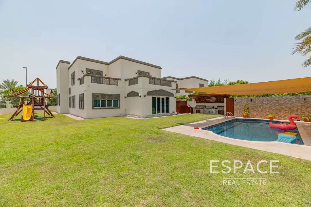 4 bedrooms Villa in Jumeirah Park, UAE No. 110092