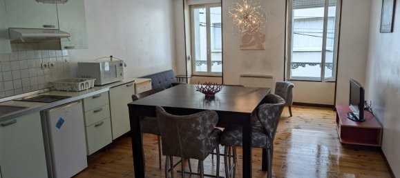 Здание 85м² в Вьерзон, Франция № 156921 6