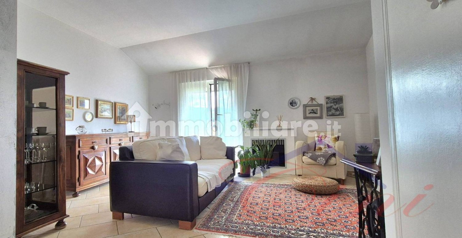 2 Schlafzimmer Penthouse in Sirone, Italy, Nr. 290942