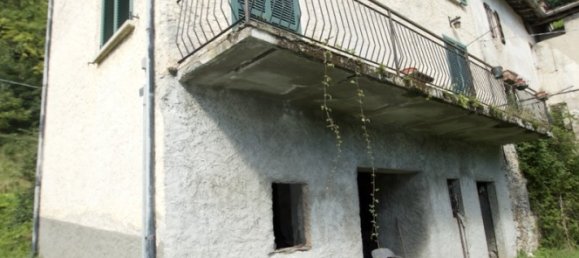 5 bedrooms Building in Oliveto Lario, Italy No. 296182 12
