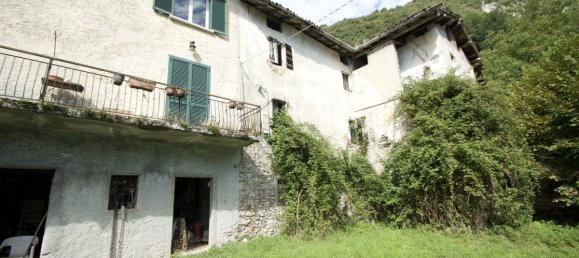 5 bedrooms Building in Oliveto Lario, Italy No. 296182 3