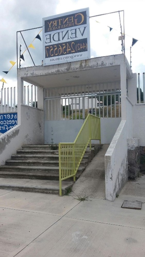 740m² Building in Queretaro, Mexico No. 202413